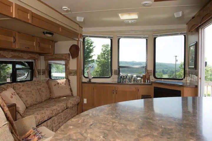 Mills Farm. Mills Farm luxury camper rental