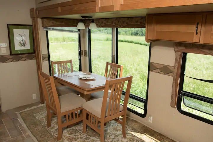 b98c3f83-3907-406b-92dd-f553bd51ff30